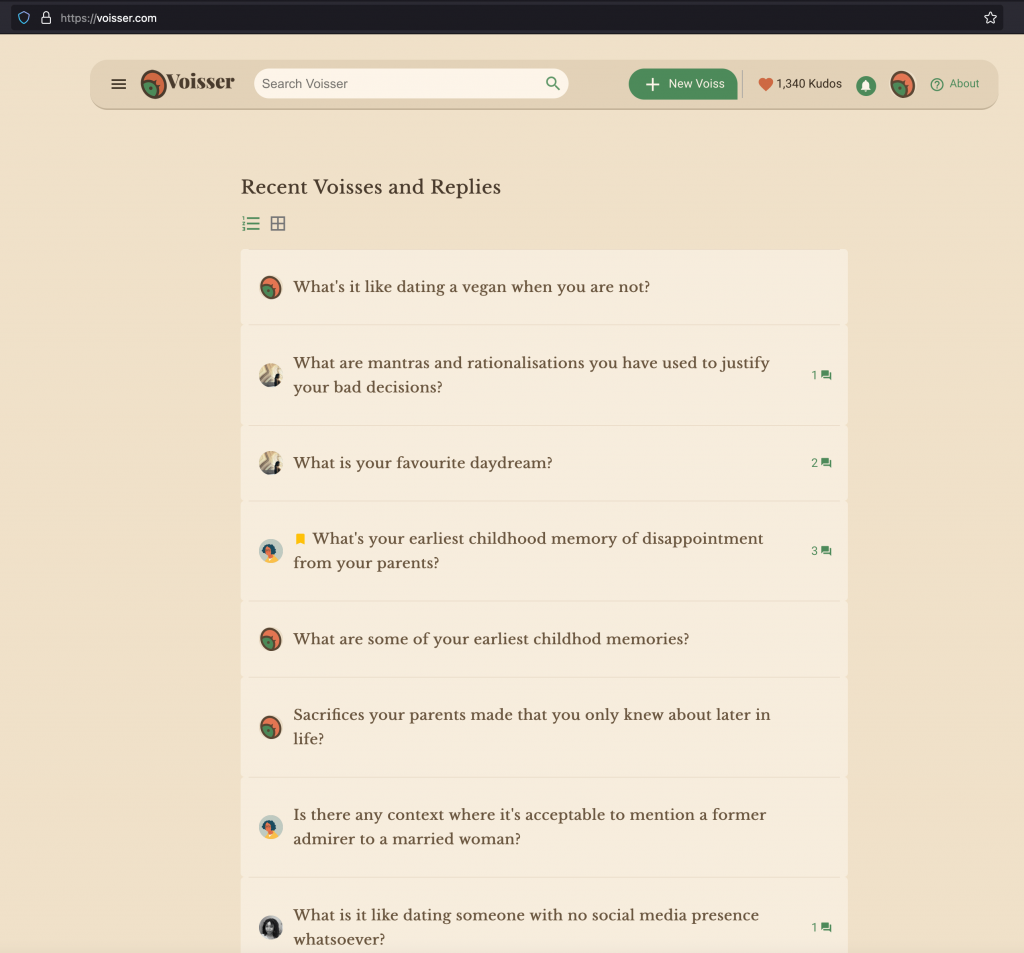 Voisser's home page showing the clean clutter feed content ticker feed
